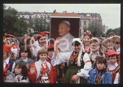 JOHN PAUL- PARIS Crowd during POPE's official visit 1980 * 35mm vintage slide 34