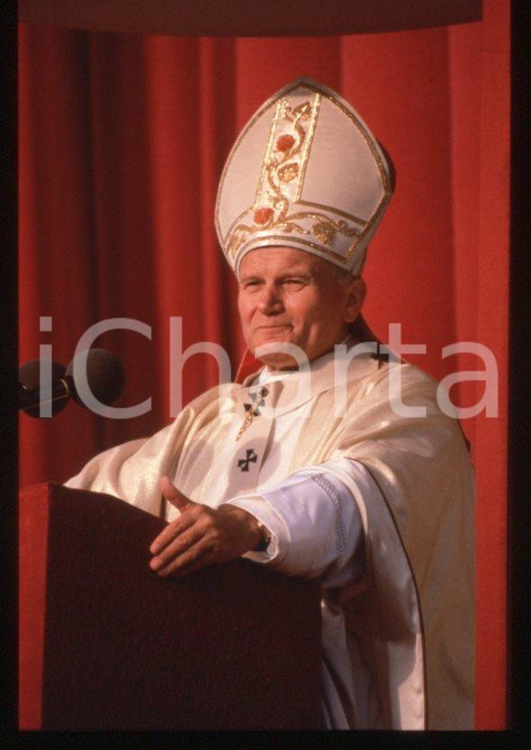 JOHN PAUL II - PARIS Pope in Papal mitre and robes 1980 * 35 mm vintage slide 48