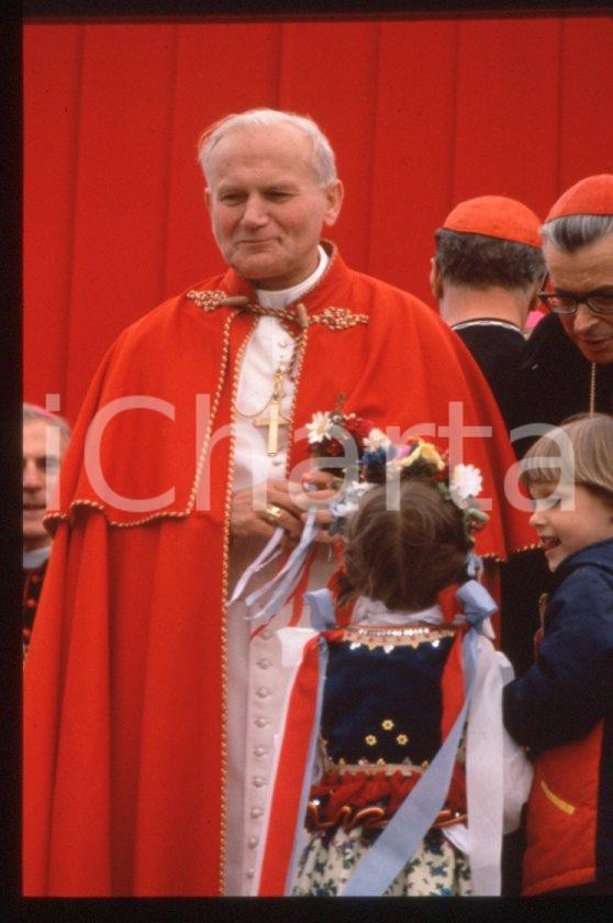JOHN PAUL II - PARIS during his visit to France 1980 * 35 mm vintage slide 50