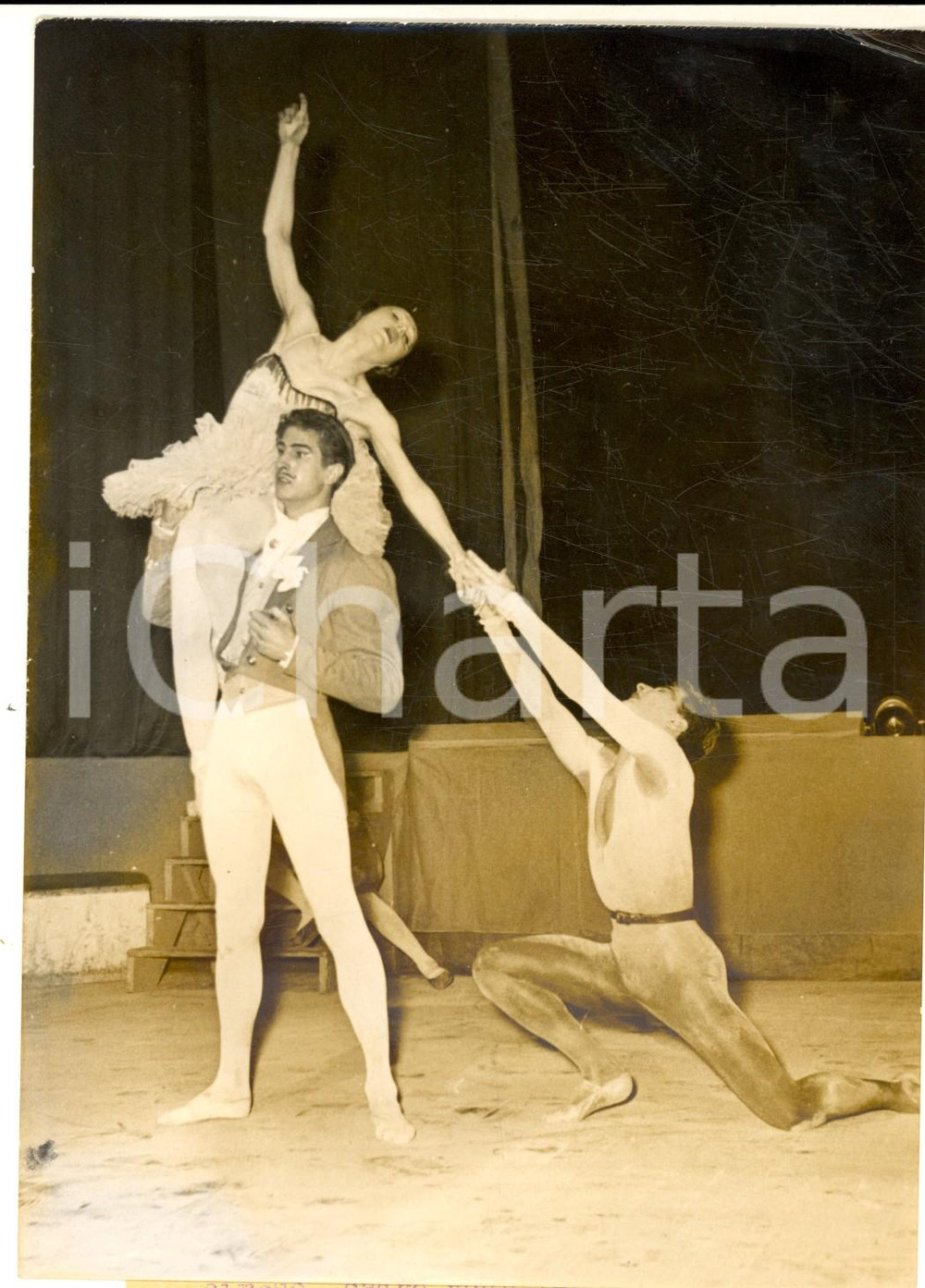 1953 ROUEN Yvette CHAUVIRE danza balletto "L'EcuyÃ¨re" in un circo *Foto 13x18 cm Fotografia d'epoca. CONDIZIONI: FAIR (alone diffuso)FORMATO:  13x18 cm     originale e autentica 1