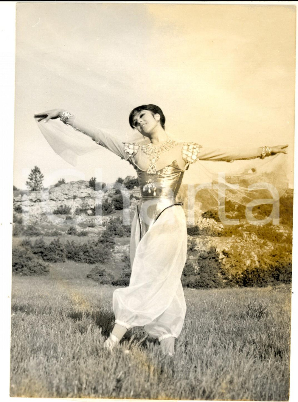 1965 FRANCE BALLET "Don Quichotte" - Claudine KAMOUR - Photo 13x18 cm Fotografia d'epoca. CONDIZIONI: FAIR (alone al lato destro)FORMATO:  13x18 cm     originale e autentica 1