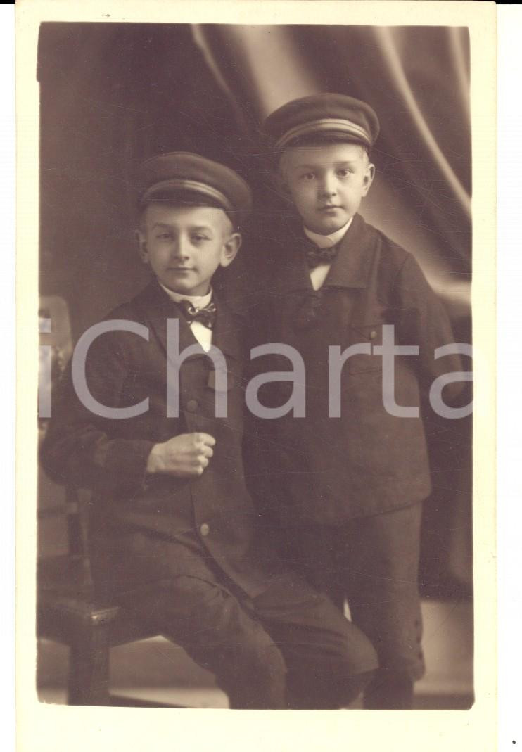 1918 TRACHAU / DRESDEN Ritratto di due fratellini *Foto cartolina Ernst SONNTAG CONDIZIONI: GFORMATO: 14x9 cm    originale e autentica 1