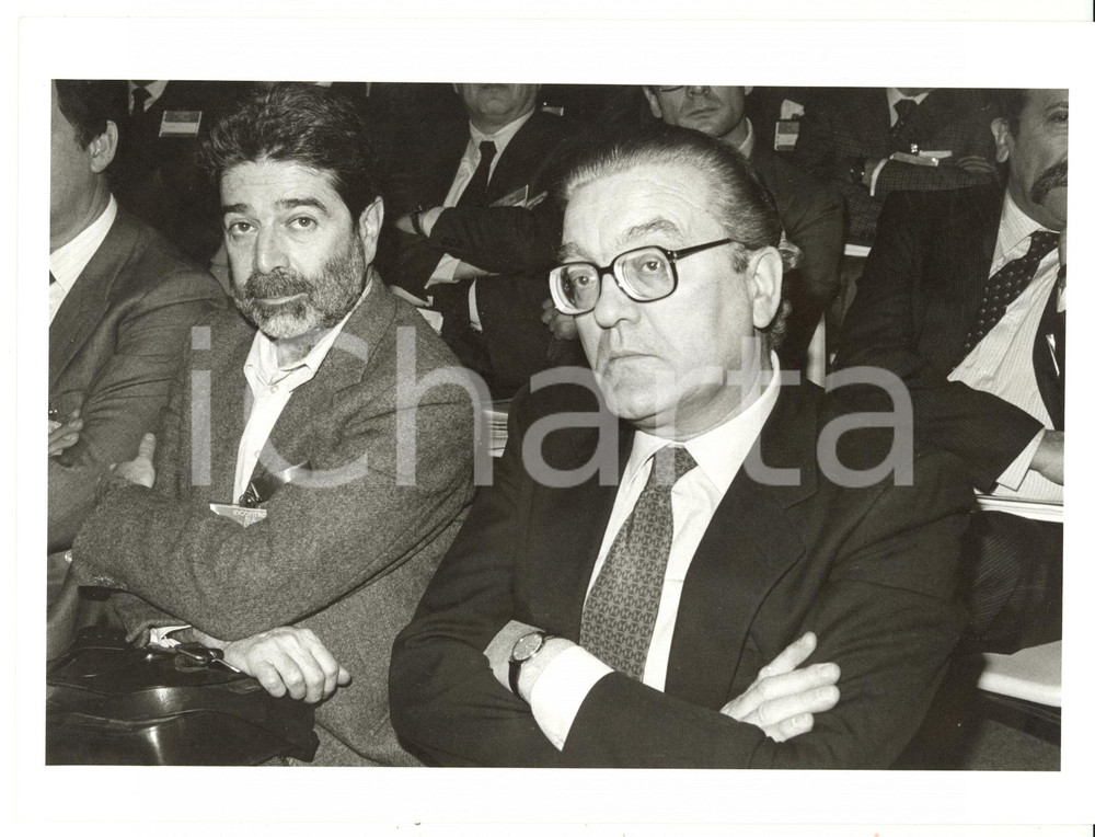 1985 ca MILANO Egidio STERPA e Carlo CUOMO durante conferenza *Foto 24x18 cm