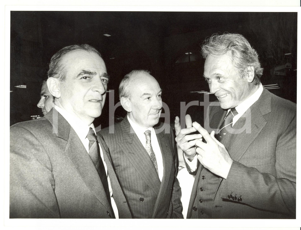 Fotografia d epoca originale 1985 ca MILANO Ettore FUMAGALLI con Piero BASSETTI e FORMENTON Foto 24x18 1