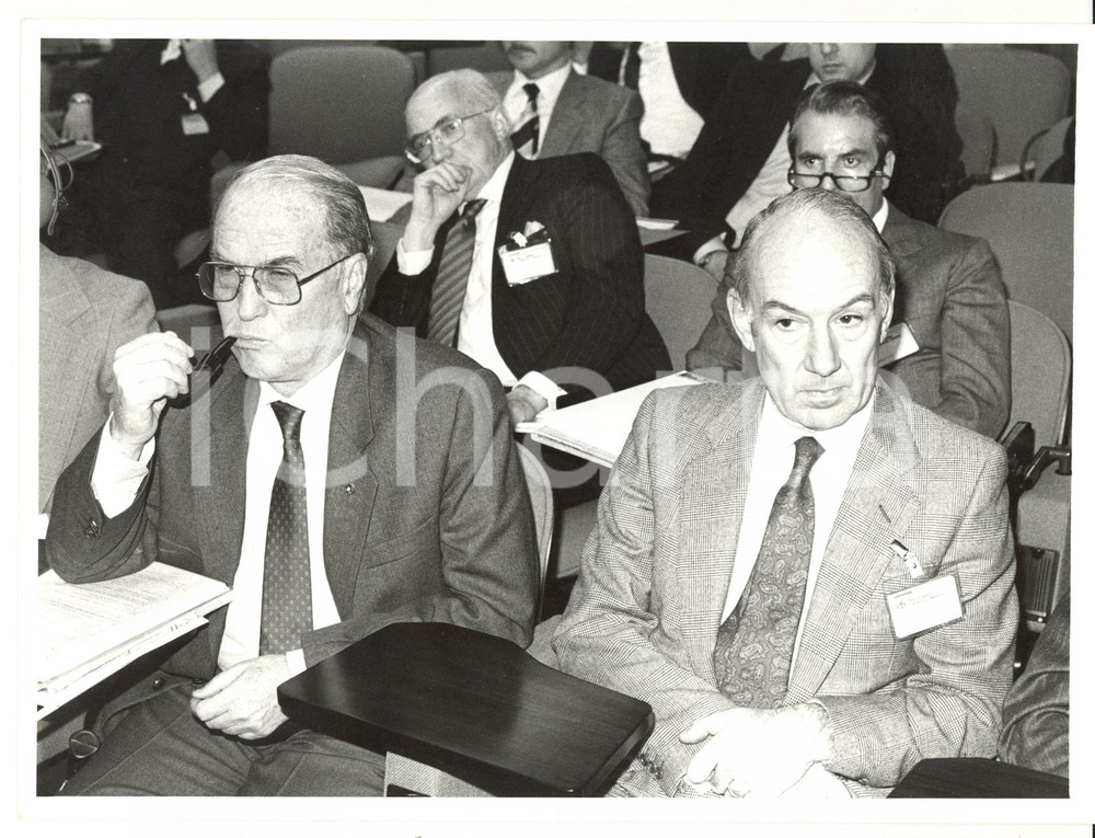 Fotografia d epoca originale 1985 ca MILANO Convegno BPCI  Ettore FUMAGALLI con Paolo GAMBONI  Foto 24x18 1