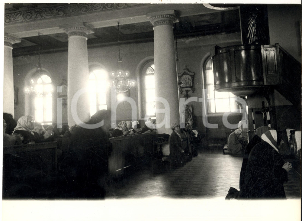 1980 ca MOSCA Chiesa cattolica San Luigi dei Francesi - Fedeli a Messa - Foto