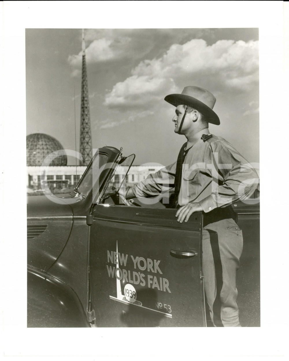 1989 NEW YORK'S 1939 World's Fair - Policeman - Photo Museum of the City 20x25