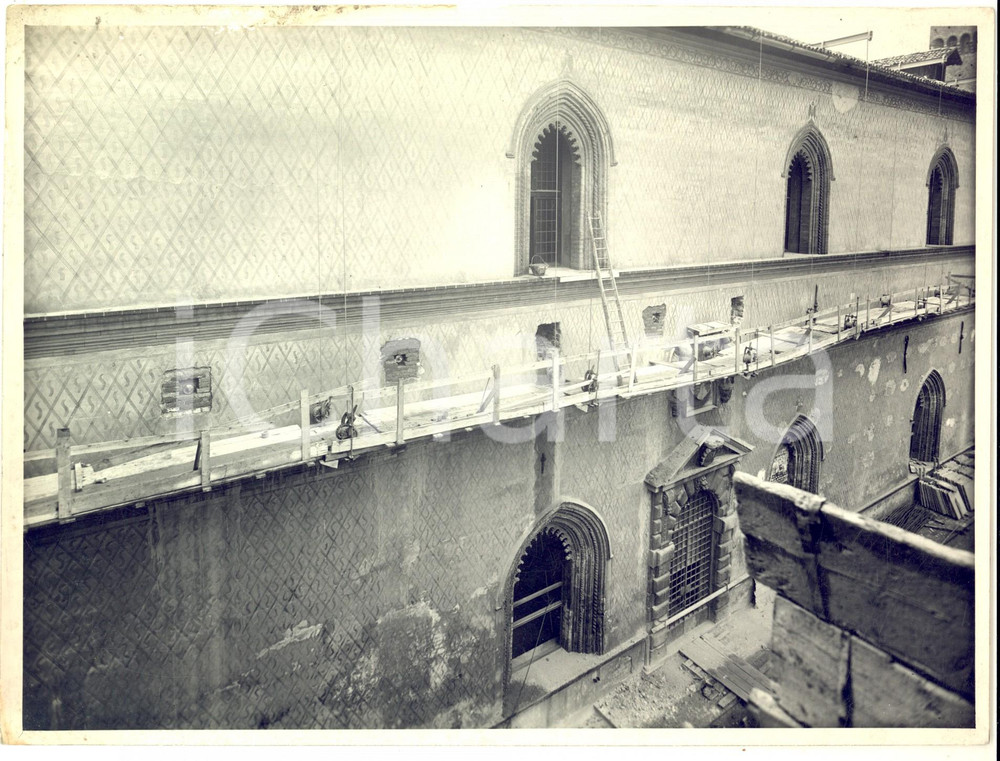 Fotografia d epoca originale 1955 ca MILANO Castello Sforzesco  Restauro BBPR  Esterni Corte Ducale Foto 1