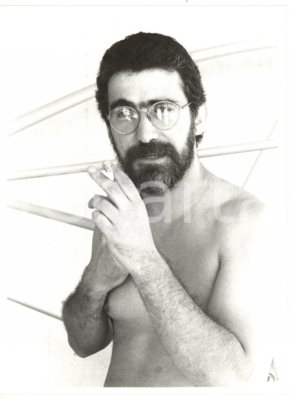 1985 ca ROMA Cantautore Stefano ROSSO fuma una sigaretta *Fotografia 18x24 cm