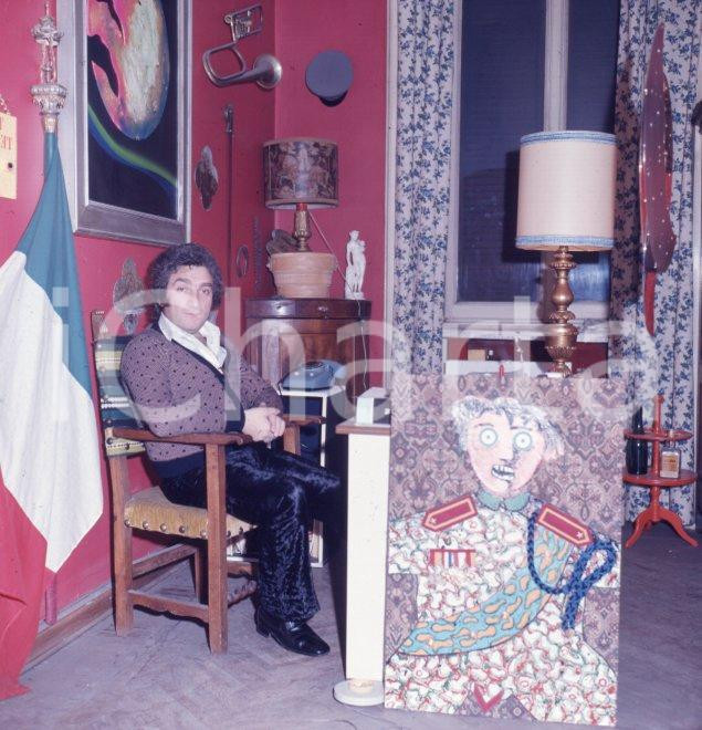 Fotografia d epoca originale 1970ca TONY DALLARA ritratto domestico 3  DIAPOSITIVA ORIGINALE 1