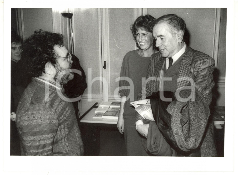 1990 ca MILANO Cristina DE ANGELI FRUA durante presentazione di un libro *Foto