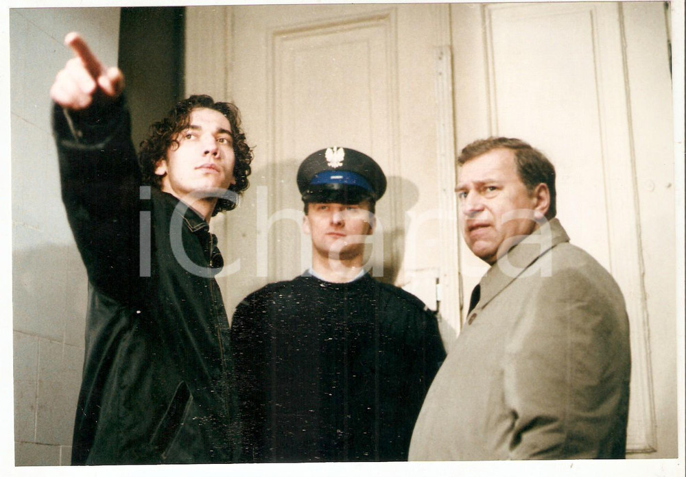 Materiale cinematografico d’epoca 1999 TYDZIEN Z ZYCIA MEZCZYZNY Jerzy STUHR in una scena del film Foto 18x12 cm 1