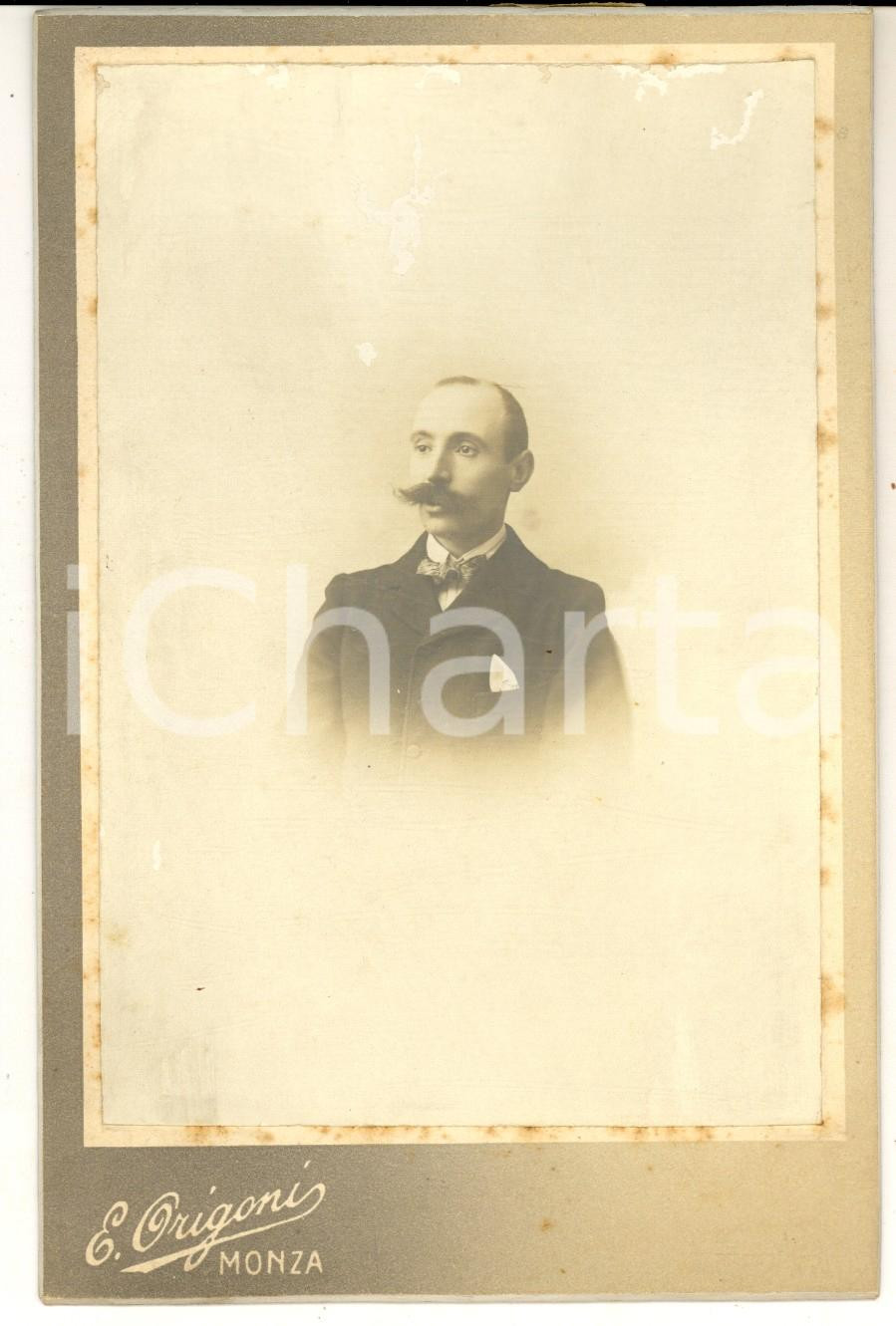 1900 ca MONZA (MB) Ritratto maschile con papillon *Foto EGISTO ORIGONI 11x16 cm