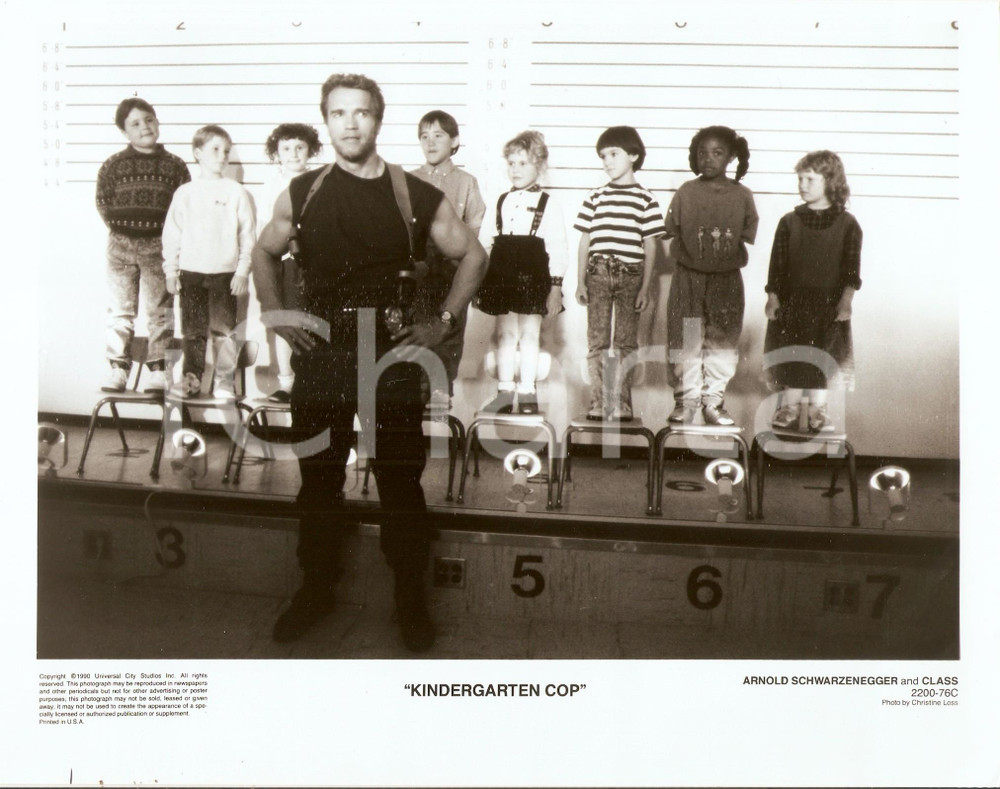 1990 KINDERGARTEN COP Arnold SCHWARZENEGGER Identity parade with children *Foto 