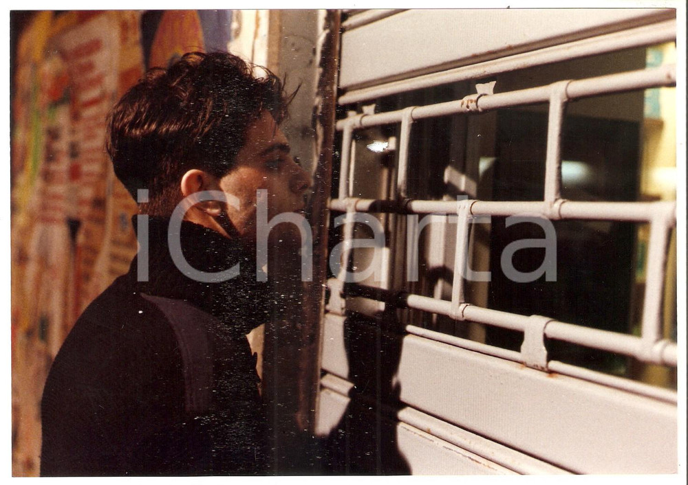 1990 I TARASSACHI Matteo CHIOATTO in una scena del film *Foto 18x12 cm
