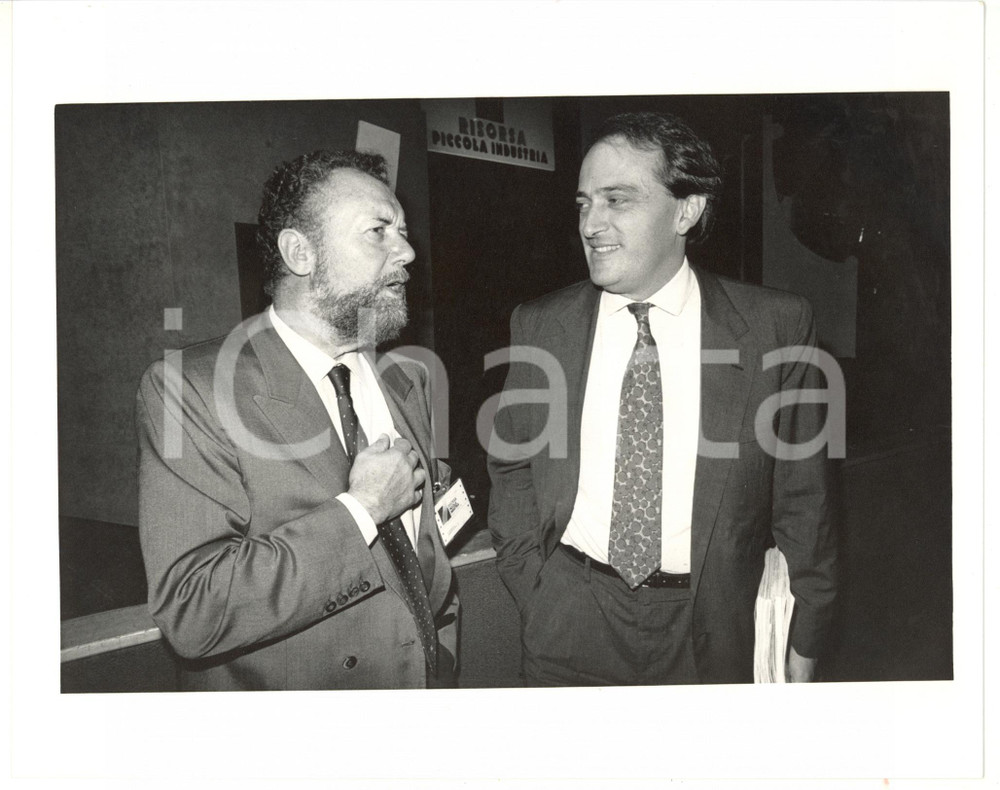 1990 ca CONFINDUSTRIA Luigi ABETE discute con ARTIGLIO - Foto 25x20