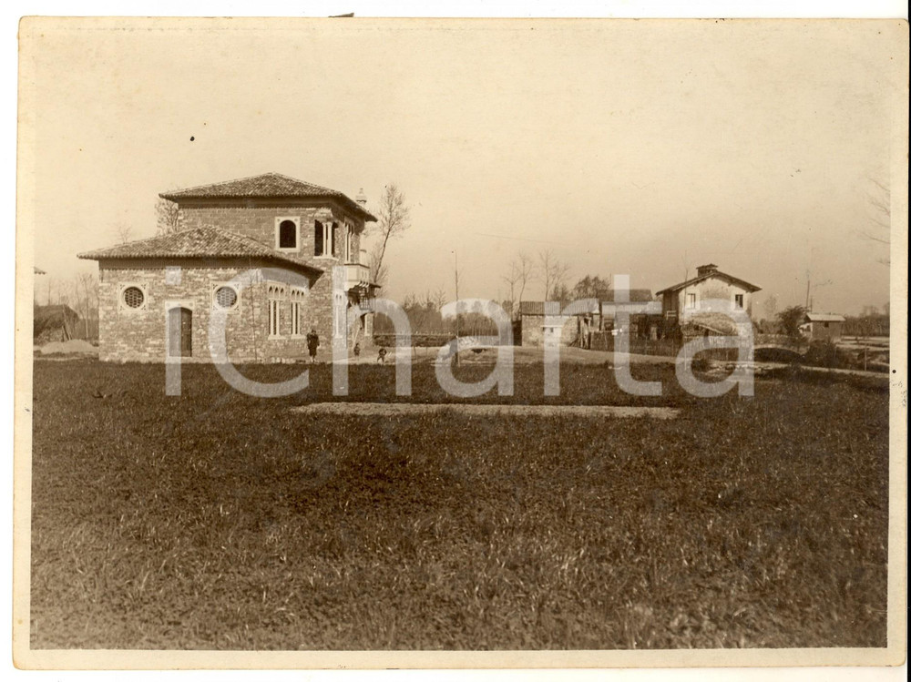 1930 ca BORGOLOMBARDO Veduta del nuovo borgo con villetta - Foto 24x18 cm Fotografia d'epoca. CONDIZIONI: G  FORMATO:  24x18 cmFOTOGRAFO: Gerardo Colombi - Milano     originale e autentica 1