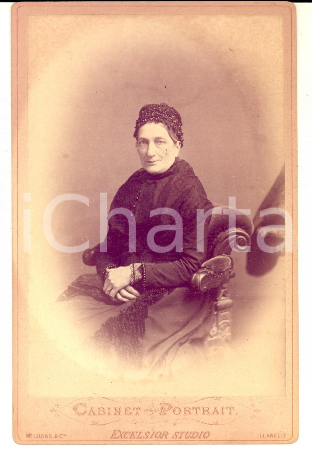 1880 ca LLANELLY (GALLES) Portrait of Jane HAND *Photo MacLUCAS 11x17 cm Fotografia d'epoca, su cartoncino rigido.  CONDIZIONI: G  FORMATO: 11x17 cmFOTOGRAFO: MacLucas &amp; Co - Excelsior Studio - LlanellyE' severamente vietata la riproduzione. Tutti i diritti sono riservati.     originale e autentica 1