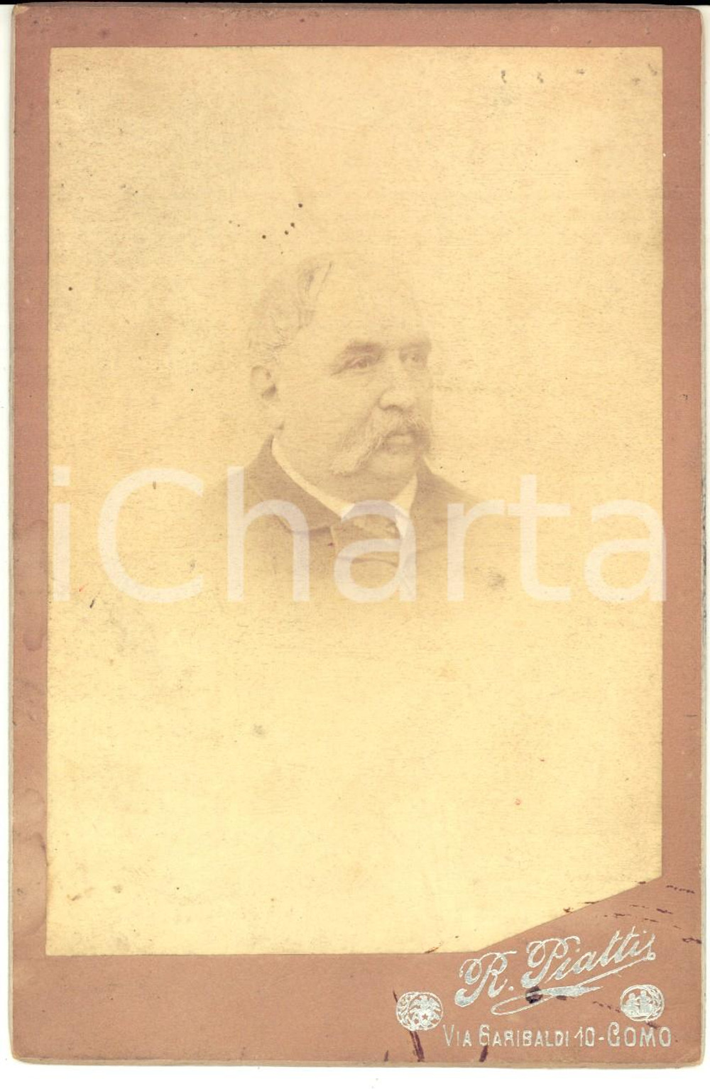1880 ca COMO Ritratto di Giovanni CASELLA - Foto R. PIATTI 11x17 cm Fotografia d'epoca, su cartoncino rigido.Didascalia al verso.  CONDIZIONI: G  FORMATO: 11x17 cmE' severamente vietata la riproduzione. Tutti i diritti sono riservati.     originale e autentica 1