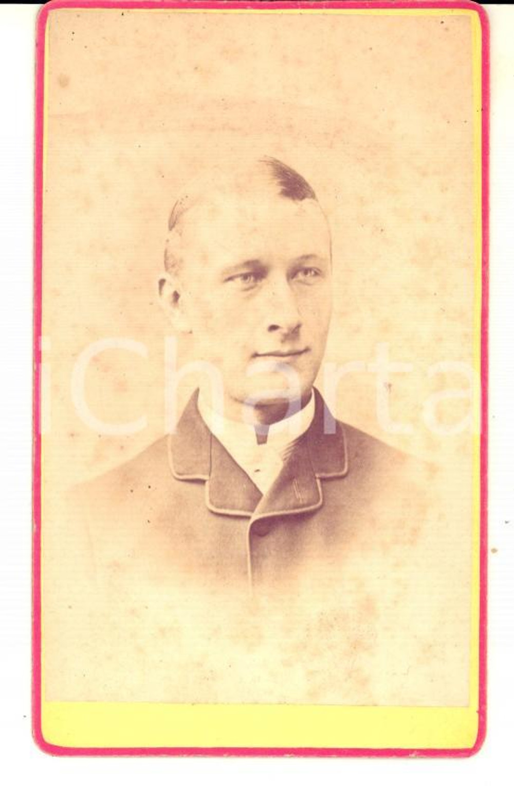 1880 ca PONTYPOOL (GALLES) Family WEBB - Portrait of a man - Photo KNIGHT CDV Fotografia d'epoca, su cartoncino rigido.  CONDIZIONI: GE' severamente vietata la riproduzione. Tutti i diritti sono riservati.     originale e autentica 1