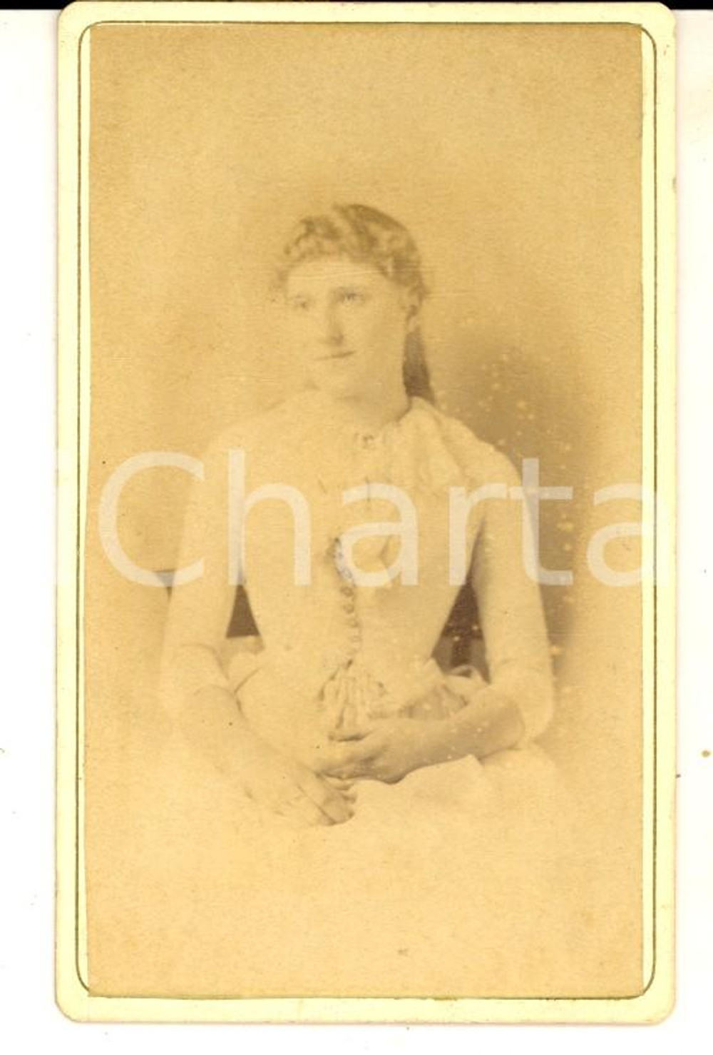 1870 ca LONDON Portrait of Beatrice PARKES at her confirmation *Photo CDV Fotografia d'epoca, su cartoncino rigido.  CONDIZIONI: G  E' severamente vietata la riproduzione. Tutti i diritti sono riservati.     originale e autentica 1