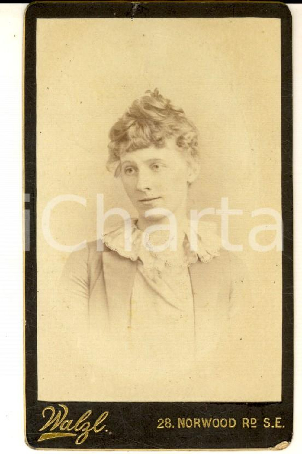 1880 ca LONDON Portrait of Florence PARKES *Photo WALZL CDV Fotografia d'epoca, su cartoncino rigido.  CONDIZIONI: G  E' severamente vietata la riproduzione. Tutti i diritti sono riservati.     originale e autentica 1