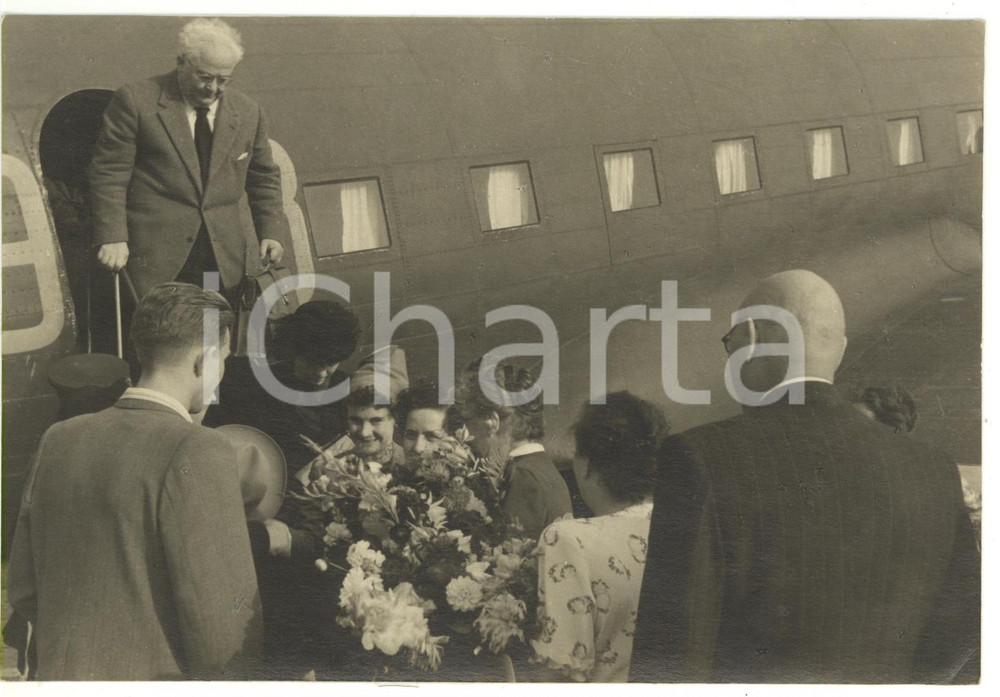 1955 ca KIEV (URSS) Arrivo di Francesco FLORA all'aeroporto *Foto 18x12 cm
