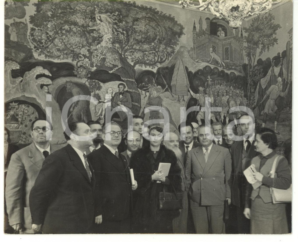 1955 ca LENINGRADO URSS Palazzo dei Pionieri - Delegazione socialista in visita