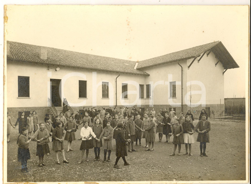1930 ca MONZA Villaggio CEDERNA - Scuola femminile con le suore - Foto ANIMATA