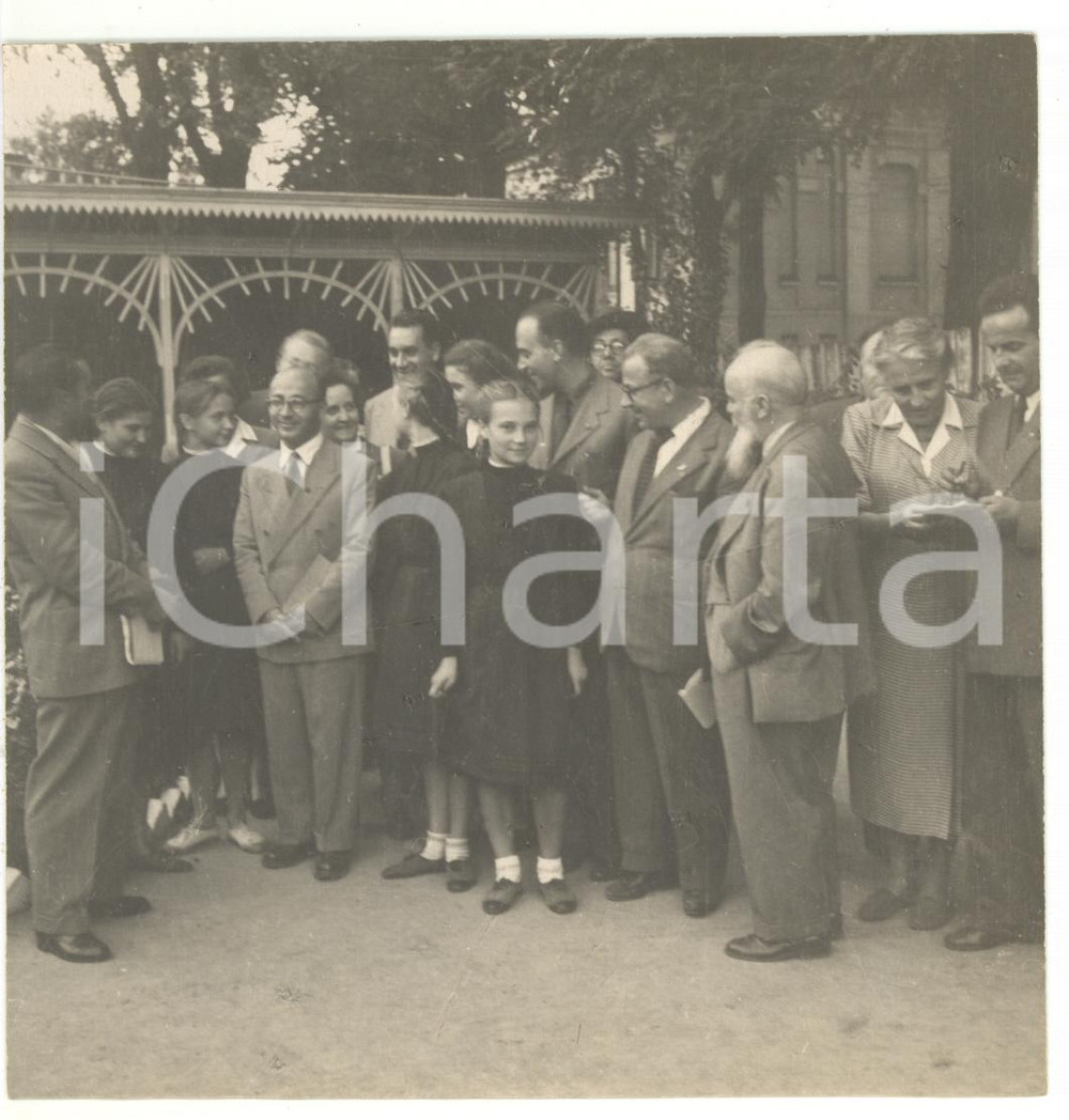 1955 ca KIEV (URSS) Socialisti italiani visitano un orfanotrofio *Foto 13x13 cm