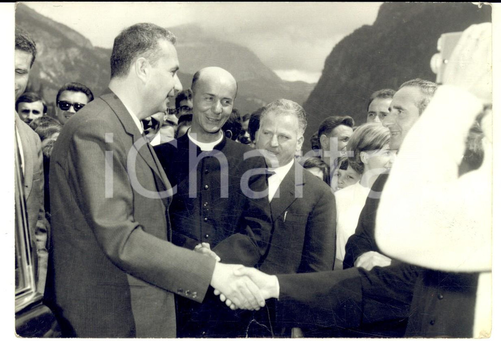 1960 ca DEMOCRAZIA CRISTIANA Aldo MORO visita struttura religiosa in montagna