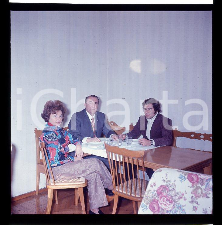 Fotografia d epoca originale 970ca Čestmír Vycpálek in casa 2Juventus DIAPOSITIVA ORIGINALE cm 6x6 1