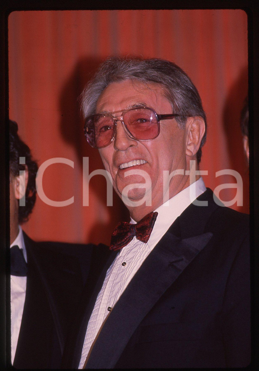 Fotografia d epoca originale 35mm vintage slide 1989 Golden Globe Award ROBERT MITCHUM 1