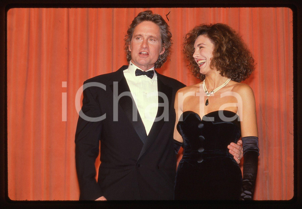 Fotografia d epoca originale 35mm vintage slide 1989 Golden Globe Award MICHAEL DOUGLAS ANNE ARCHER 1