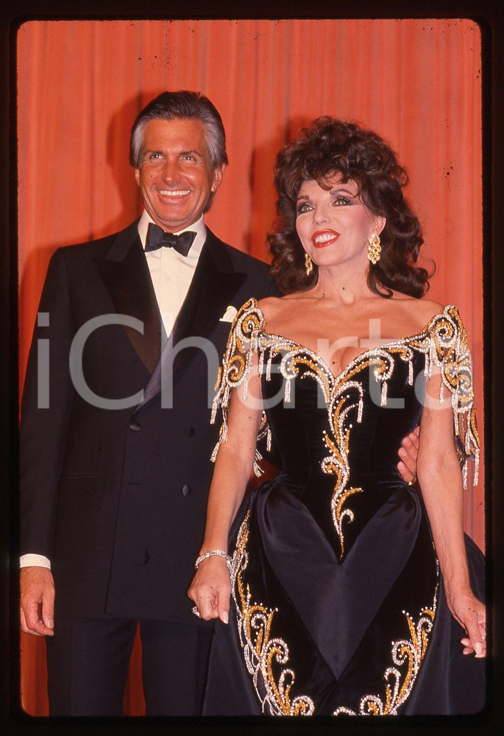 Fotografia d epoca originale 35mm vintage slide 1989 Golden Globe Award JOAN COLLINS GEORGE HAMILTON 1