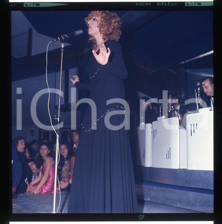 6X6cm NEGATIVO ORIGINALE * 1975 circa MINA in concerto autentico VINTAGE