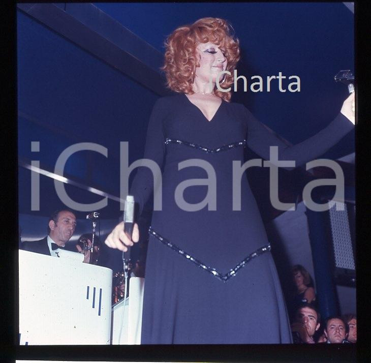 6X6cm NEGATIVO ORIGINALE * 1975 circa MINA in concerto autentico VINTAGE*