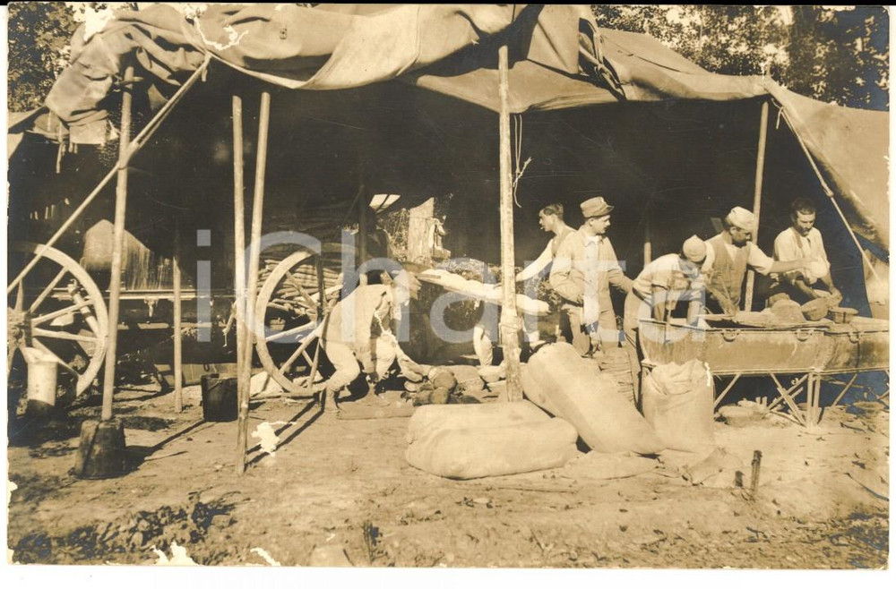 Fotografia d'epoca originale 1910 REGIO ESERCITO Soldati impegnati nella produzione di calce *Foto cartolina 1