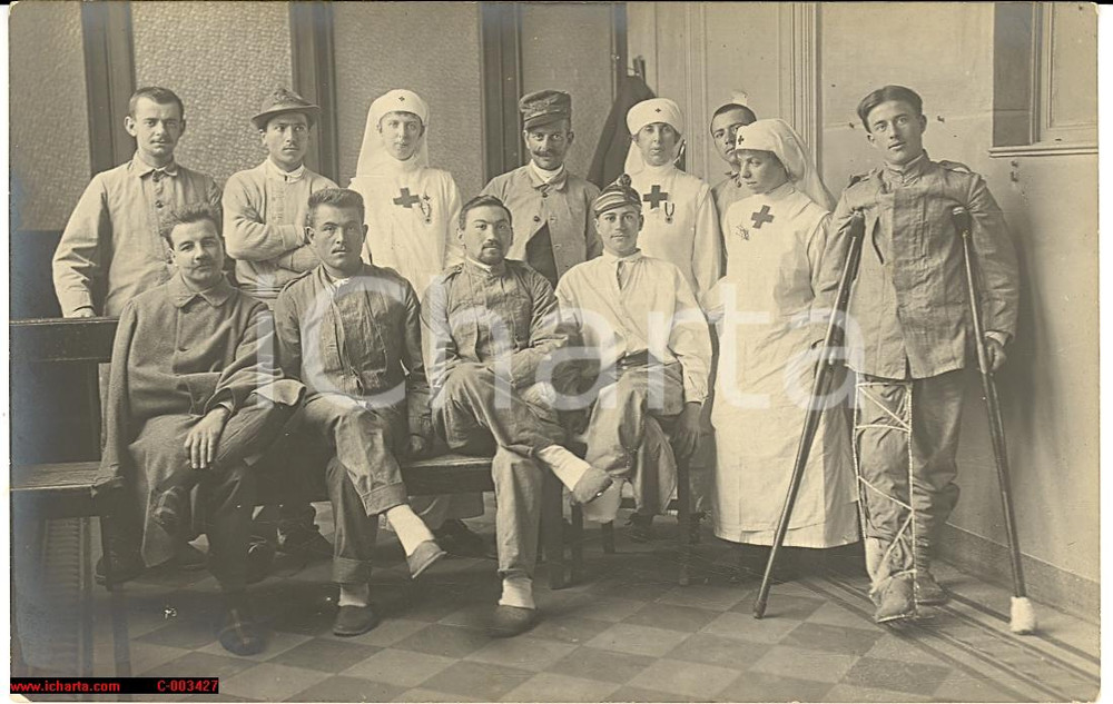 Fotografia d epoca originale 1920 WW1 Ospedale di guerra  Teresa di RORA  e Gina CATTANEO tra i mutilati 1