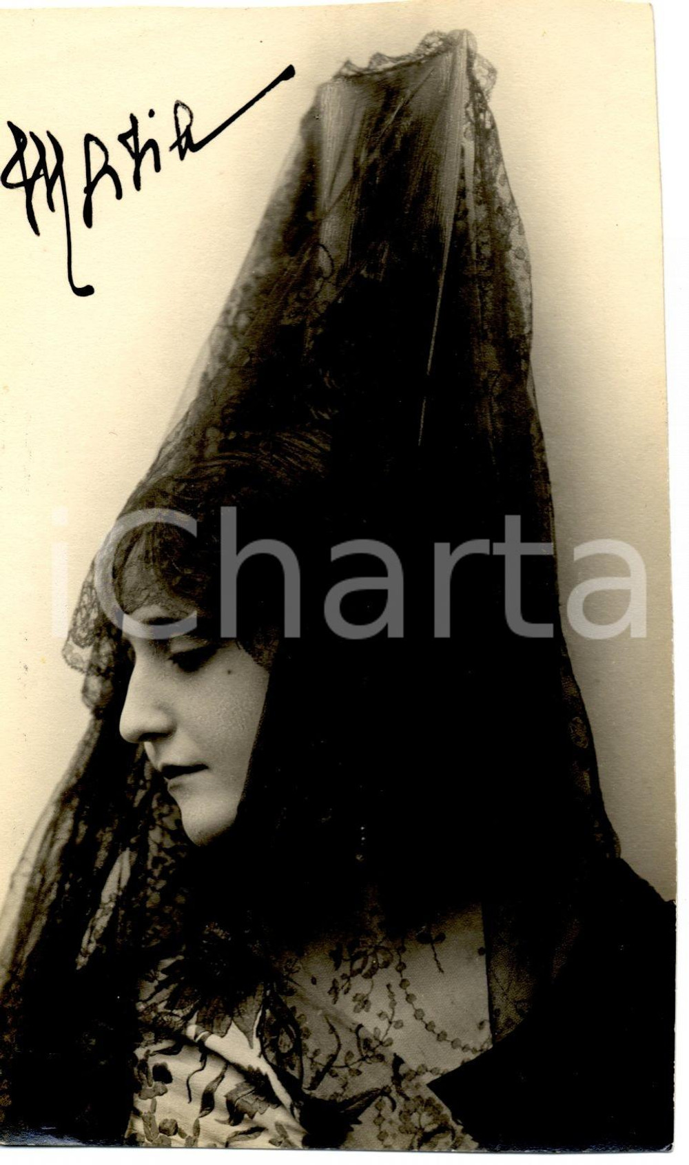 Fotografia d epoca originale 1925 Maria CALAMARI DE CORDERO PIZARRO con copricapo in pizzo nero Foto 8x14 cm 1