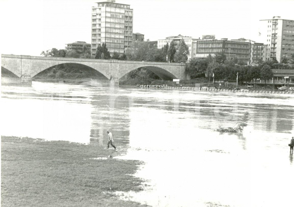 Fotografia d epoca originale 1994 PAVIA Veduta PONTE DELLA LIBERTA  durante l alluvione Fotografia 1