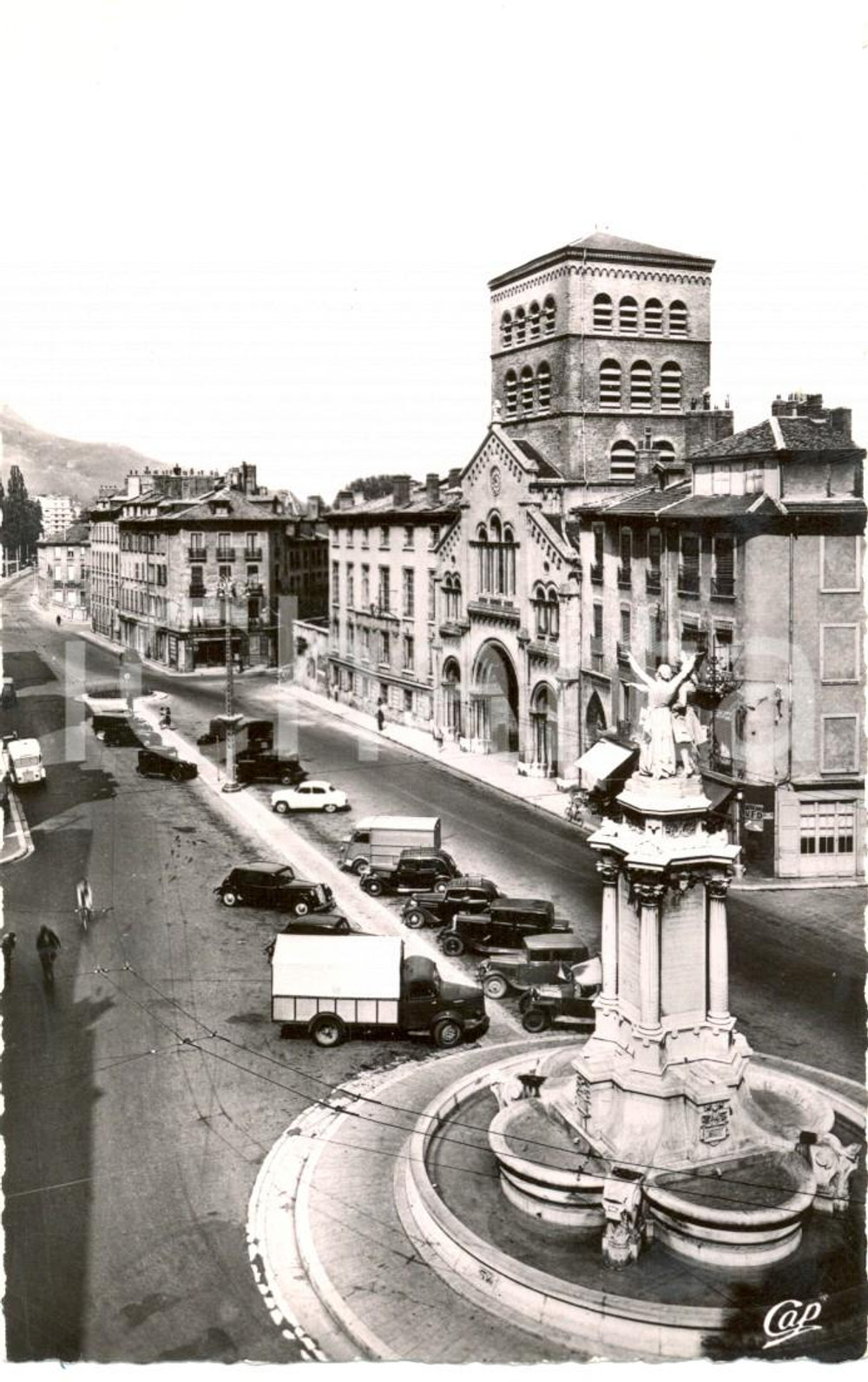 Cartolina originale da collezione 1945 ca GRENOBLE FRANCE La CATHEDRALE et place NOTRE DAME Cartolina FP NV 1