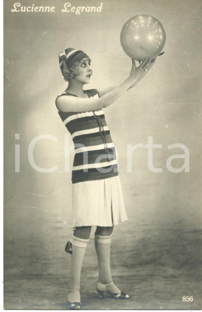 Cartolina originale da collezione 1915 ca. LUCIENNE LEGRAND Ritratto fotografico seriale con sfera luminosa FP NV 1