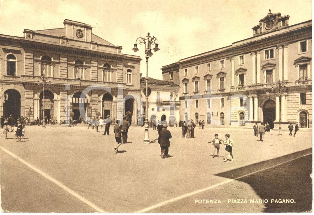 Cartolina originale da collezione 1954 POTENZA Scorcio di piazza Mario PAGANO Cartolina ANIMATA FG VG 1