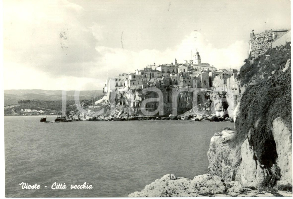 Cartolina originale da collezione 1968 VIESTE FG Scorcio panoramico della cittÃ  vecchia Cartolina FG VG 1
