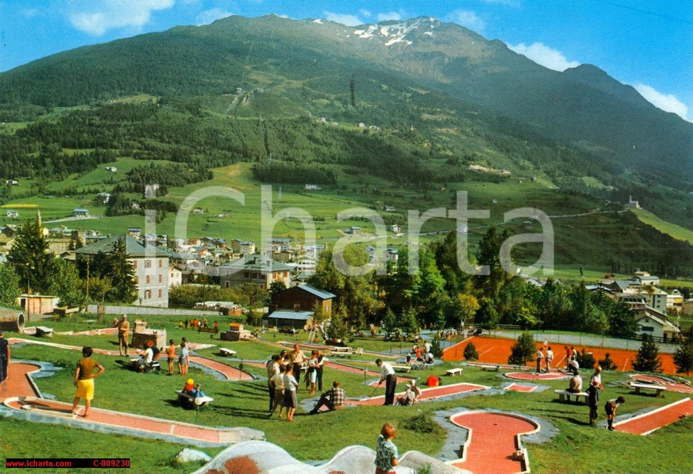 Cartolina originale da collezione 1968 BORMIO (SO) Minigolf e campi tennis affollati *Cartolina ANIMATA VINTAGE FG 1