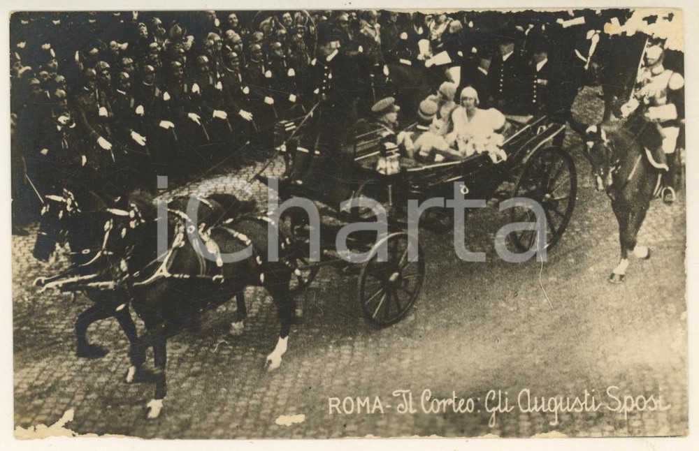 Cartolina originale da collezione 1930 ROMA Corteo nuziale UMBERTO II e MARIA JOSE' - Cartolina DANNEGGIATA 1