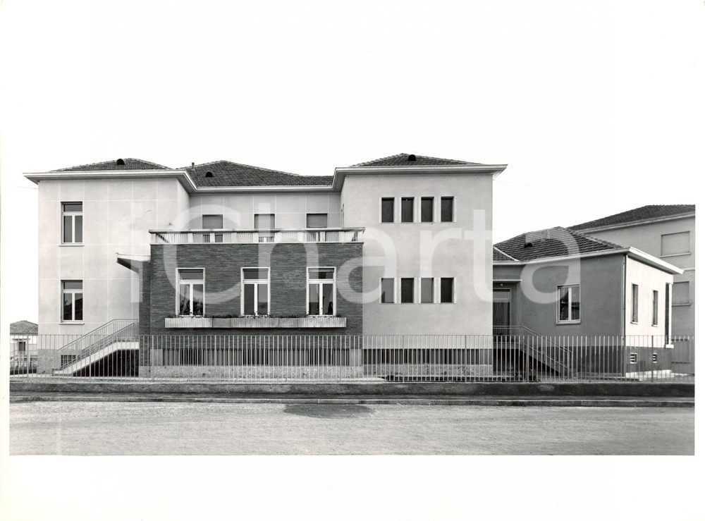 Fotografia d epoca originale 1960 ca PAVIA Veduta Scuola Primaria PASQUALE MASSACRA Fotografia 1