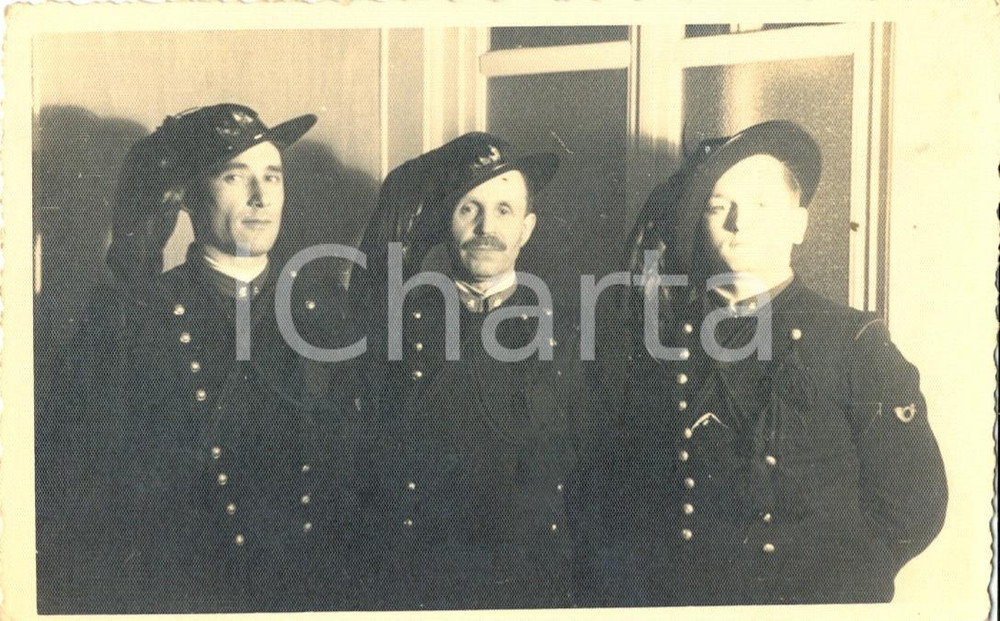 Fotografia d epoca originale 1940 ca TORINO Ritratto di tre BERSAGLIERI della fanfara Foto OTTOLENGHI 1