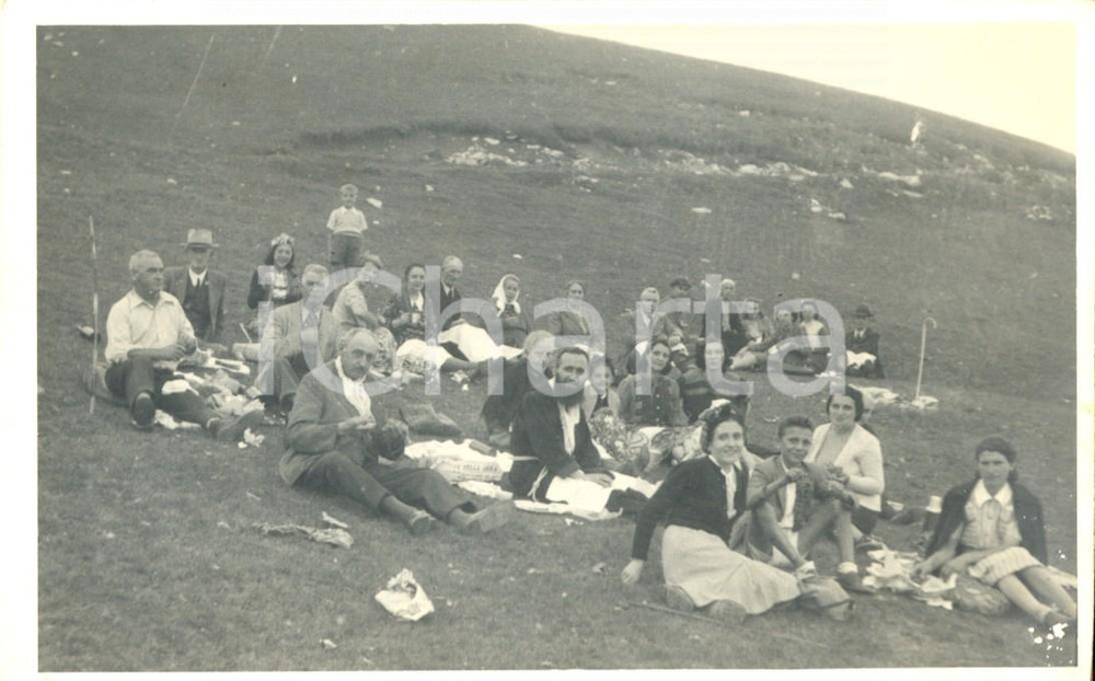 Fotografia d epoca originale 1942 MONTE PENICE PV Una scampagnata della famiglia BANTI Foto 14x9 cm 1